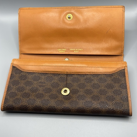 CELINE MACADAM KISS-LOCK LONG WALLET - Picture 9 of 15